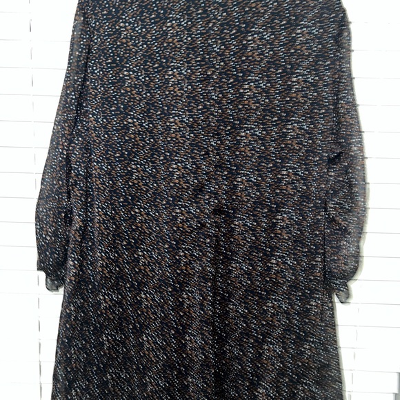 Ambria Spotted Tunic Blouse - Picture 2 of 6